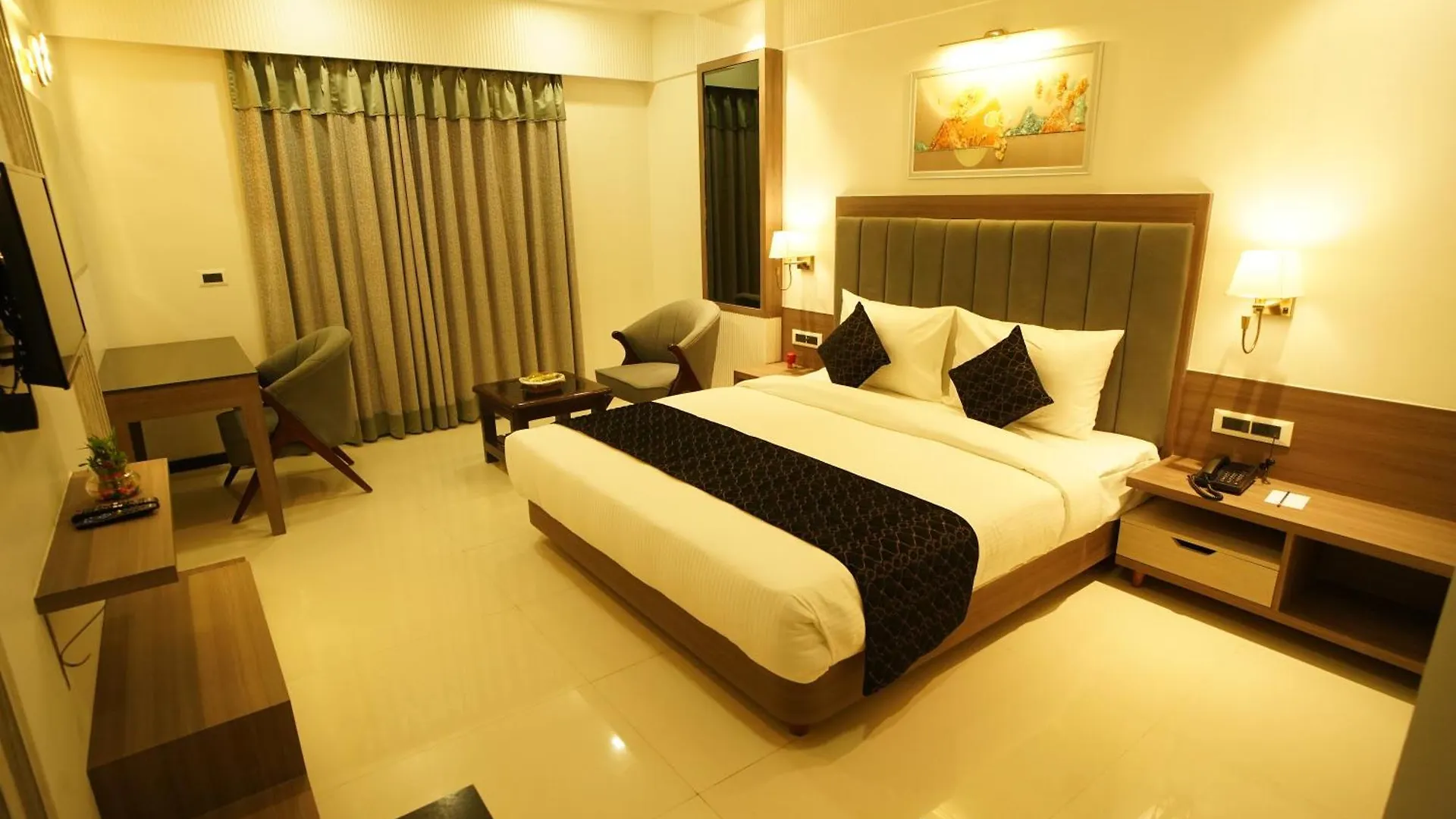 Hotel Square S Varanasi 4*,